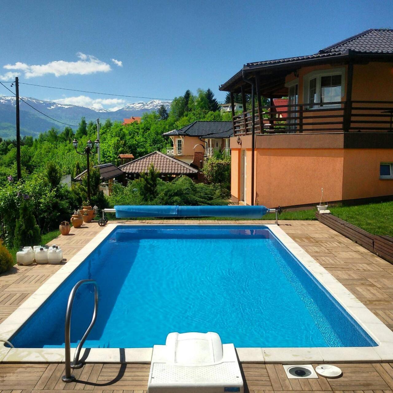Vila Sani *